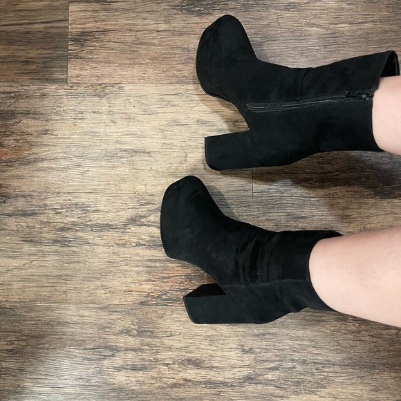 Urban outfitter boots - Picture 3 of 4